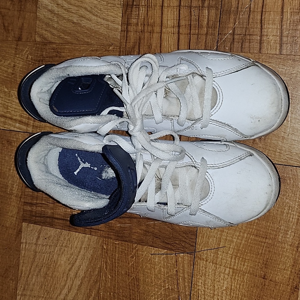 Air Jordan High top Sneaker Boys Size 2